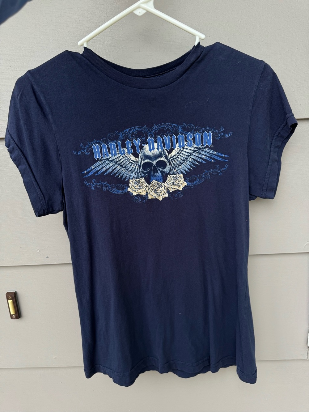 Harley-Davidson Navy Blue Skull Wings Tee with Cream Roses